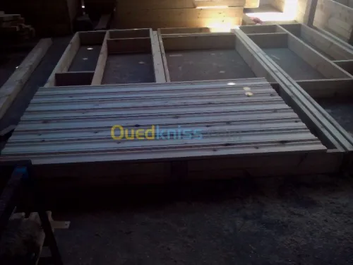 FABRICATION DE CHALETS EN BOIS ROUGE