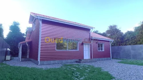 FABRICATION DE CHALETS EN BOIS ROUGE