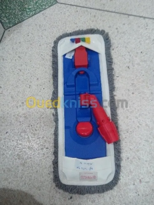 MATERIEL DE NETTOYAGE 