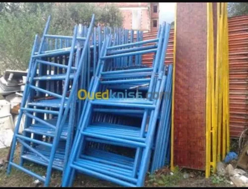 Échafaudage avec passerelle 
