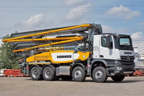 LOCATION POMPE A BETON SUR CAMION 48M 
