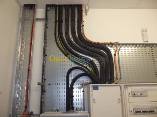 TRAVAUX D'ÉLECTRICITÉ