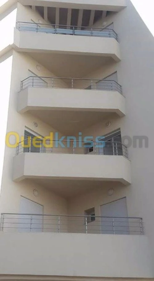 F/p rampe d'escalier en inox et en verre