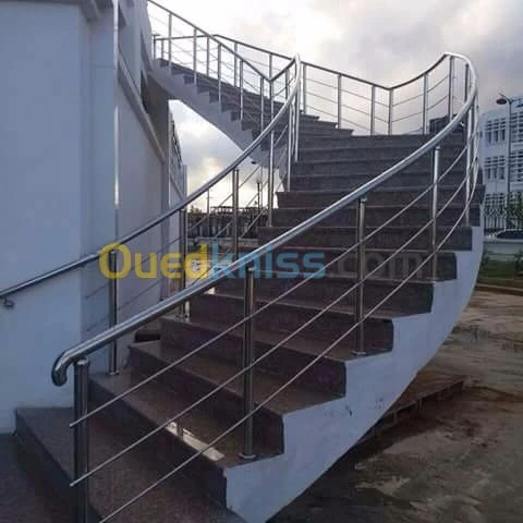 F/p rampe d'escalier en inox et en verre