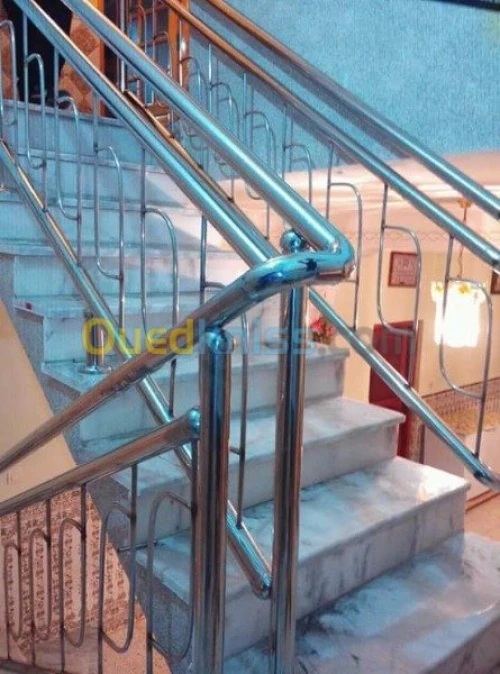 F/p rampe d'escalier en inox et en verre