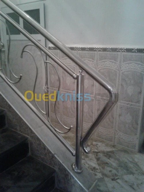 F/p rampe d'escalier en inox et en verre