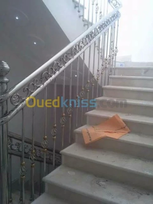 F/p rampe d'escalier en inox et en verre