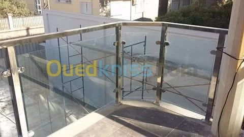 F/p rampe d'escalier en inox et en verre