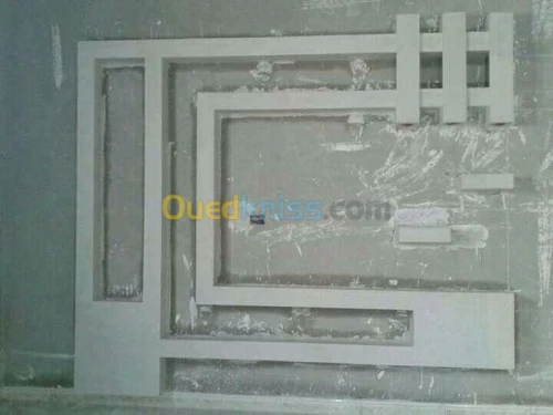 plâtre et peinture,dale de sole