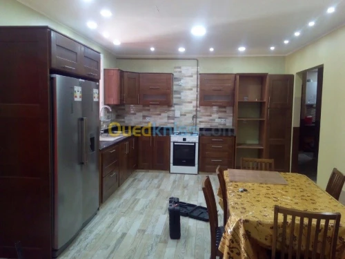 Cuisines sur Mesure en Bois Noble