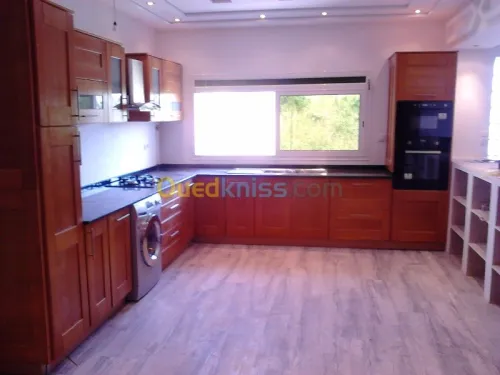 Cuisines sur Mesure en Bois Noble