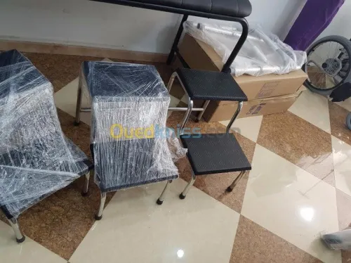 Escabeau à 02 marches .