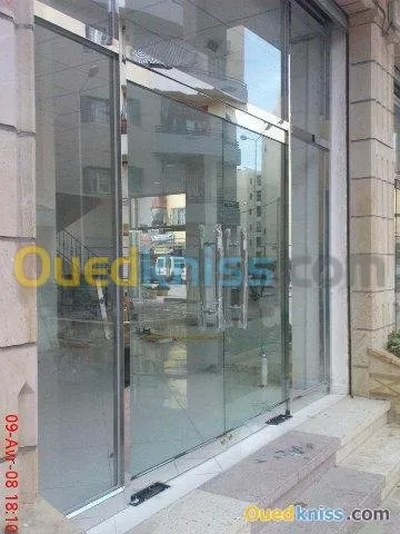 MENUISERIE EN ALUMINIUM,VERRE TREMPE 