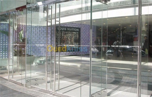MENUISERIE EN ALUMINIUM,VERRE TREMPE 