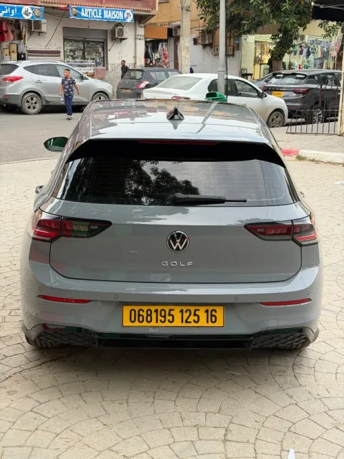 Volkswagen Golf 8 2025 R