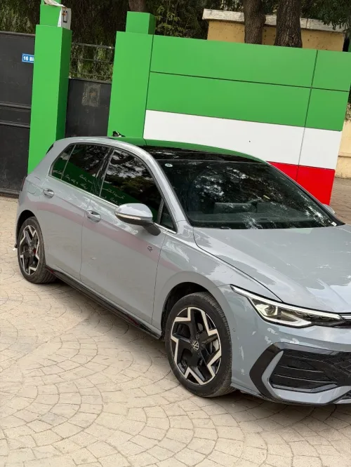 Volkswagen Golf 8 2025 R