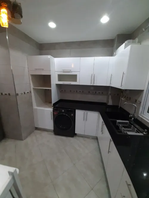 cuisine sur mesure hi-gloss et MDF