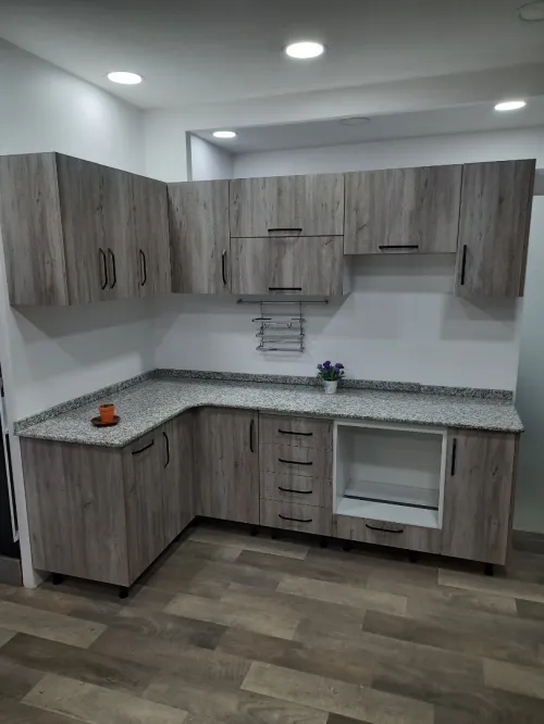 cuisine sur mesure hi-gloss et MDF