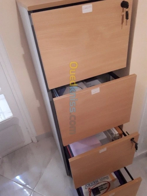 A vendre 04 classeurs a tiroirs 