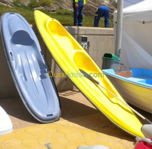 Bateau barque kayak pédalo.