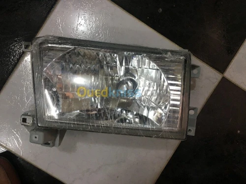 PHARE OPTIQUE AVANT FORYOTA 4JB1