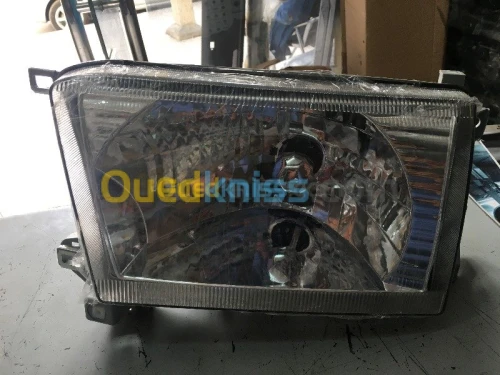 PHARE OPTIQUE AVANT FORYOTA 4JB1
