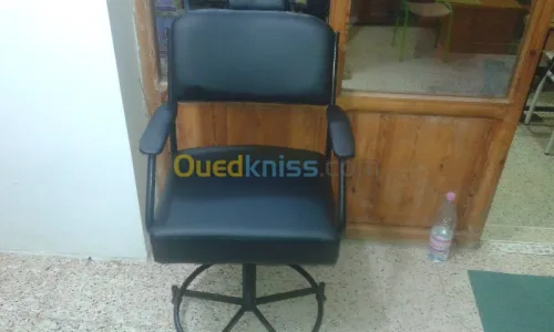 fixation de chaises de conference