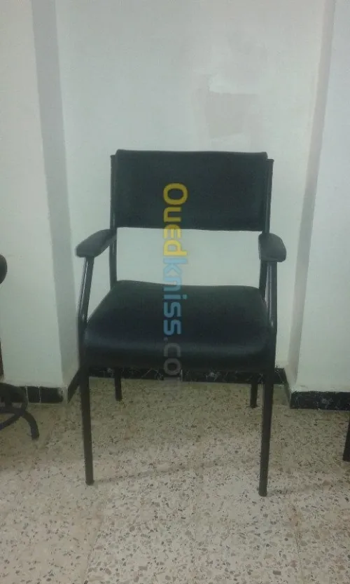 fixation de chaises de conference