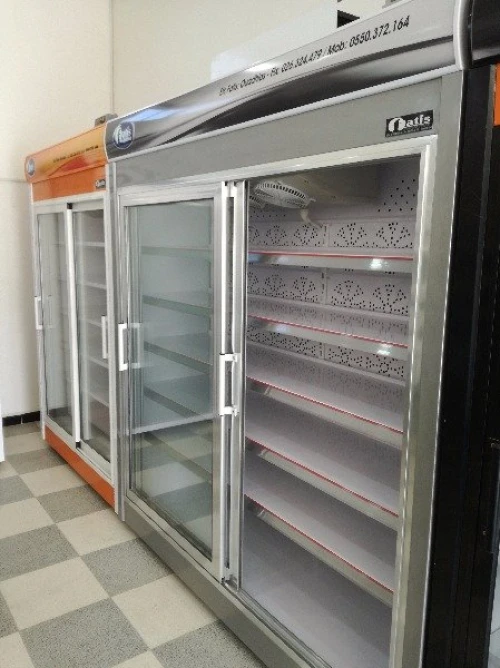 ARMOIRES FRIGORIFIQUES/VITRINE MURALE 