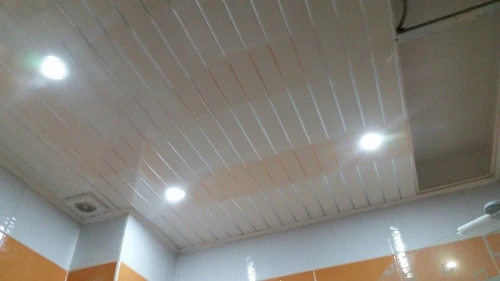 montage faux plafond b13 pvc