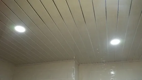 montage faux plafond b13 pvc
