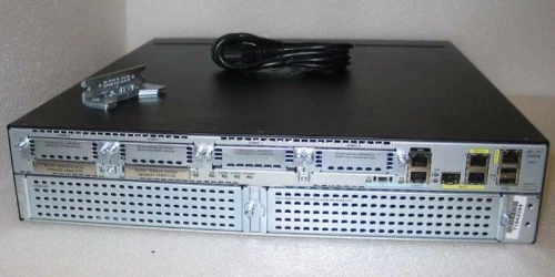 ROUTEUR CISCO 4331 (3GE,2NIM,1SM,4G FLASH,4G DRA)