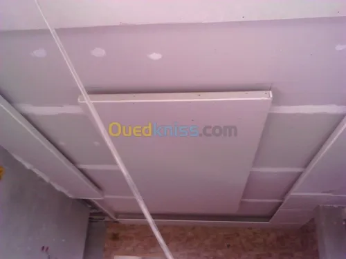 PLACOPLATRE ET PVC ET DEMENTABLE