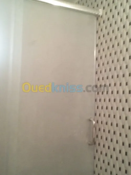 verre trompé et cabine de douche 