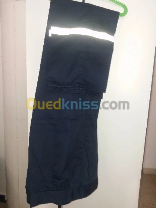 Confection vêtements de travail. 