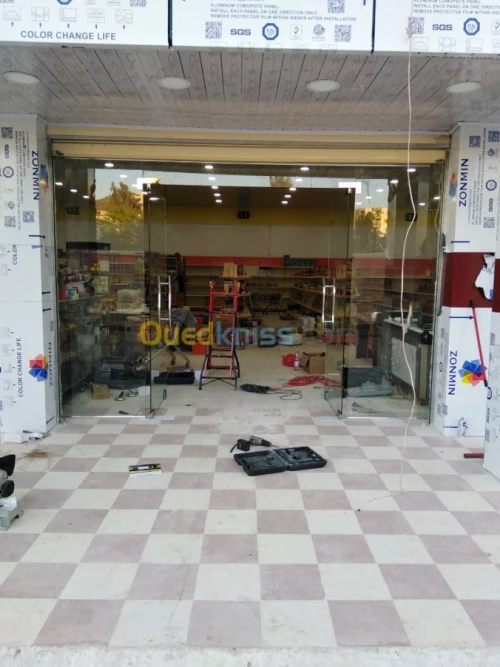 Vitrine en verre trempé