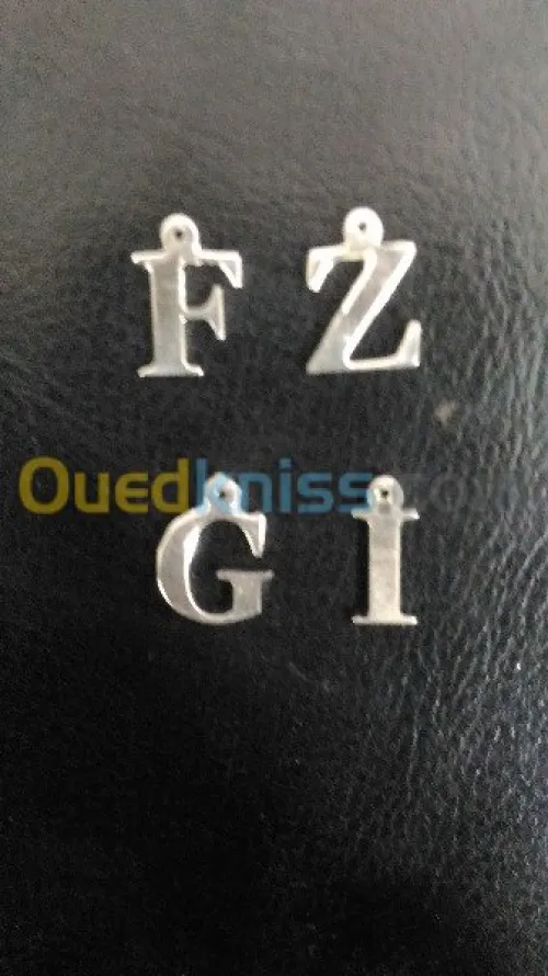 Pendentifs bague parure boucle d'oreille