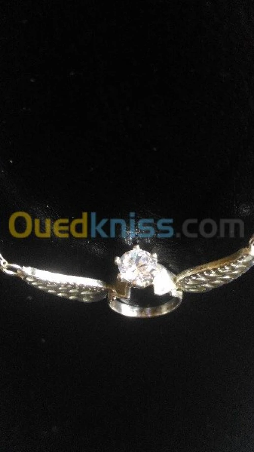 Pendentifs bague parure boucle d'oreille