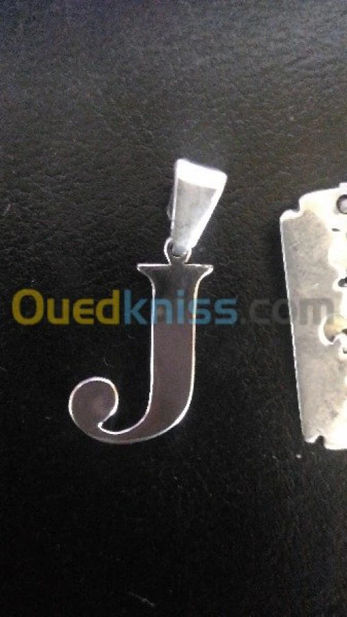 Pendentifs bague parure boucle d'oreille