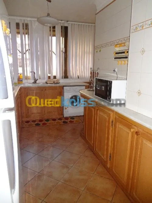 Location vacances Appartement F3 Alger Ain naadja