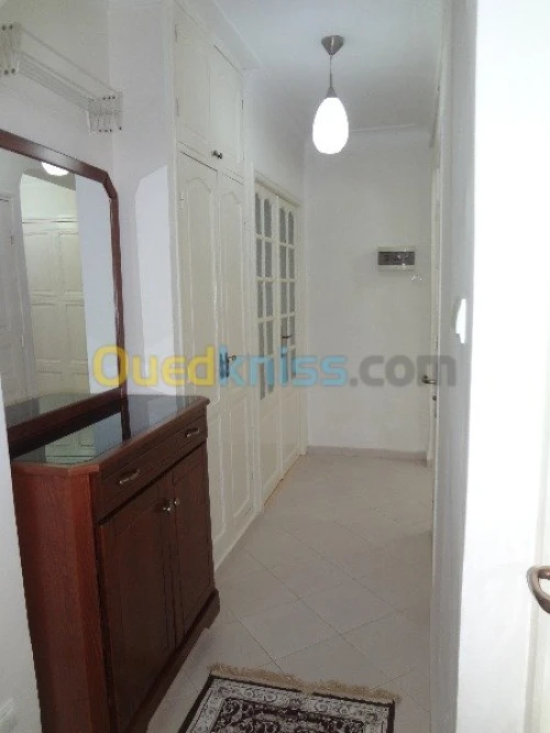 Location vacances Appartement F3 Alger Ain naadja