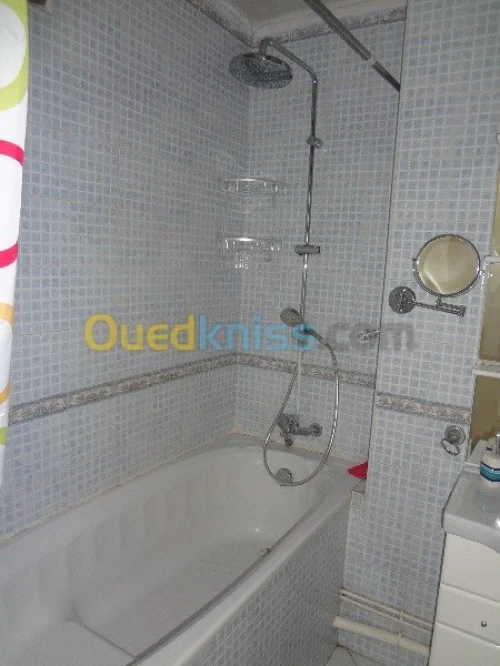 Location vacances Appartement F3 Alger Ain naadja