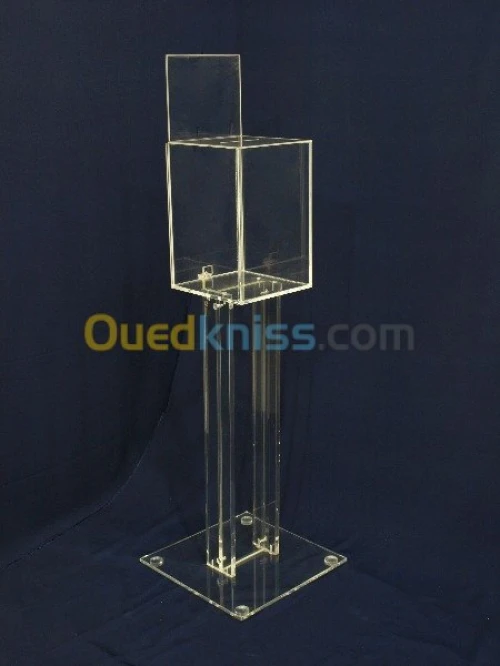 PRESENTOIRE & SUPPORT EN PLEXIGLAS