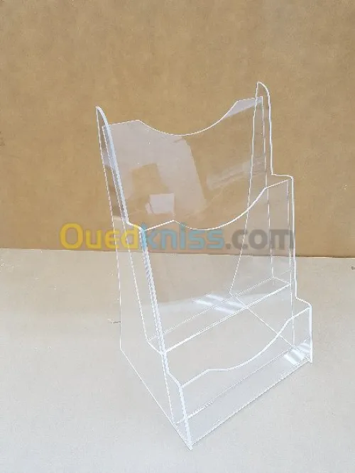 PRESENTOIRE & SUPPORT EN PLEXIGLAS