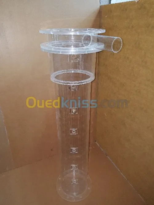 PRESENTOIRE & SUPPORT EN PLEXIGLAS