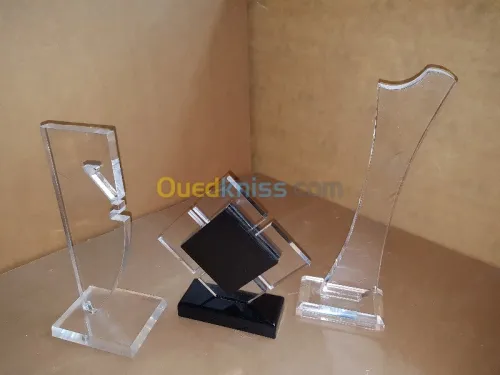 PRESENTOIRE & SUPPORT EN PLEXIGLAS