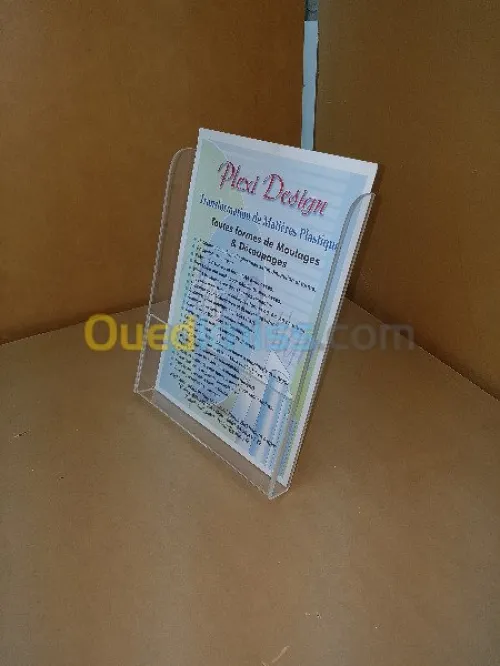 PRESENTOIRE & SUPPORT EN PLEXIGLAS