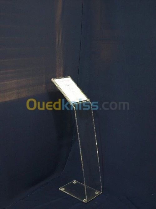 PRESENTOIRE & SUPPORT EN PLEXIGLAS
