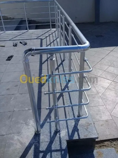 fourniture et pose  rampe  d'escalier