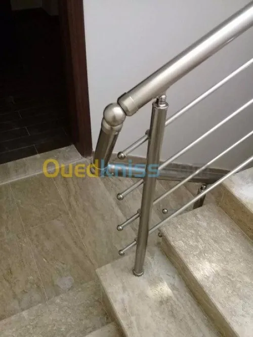 fourniture et pose  rampe  d'escalier